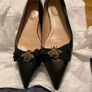 Gucci black leather flats
